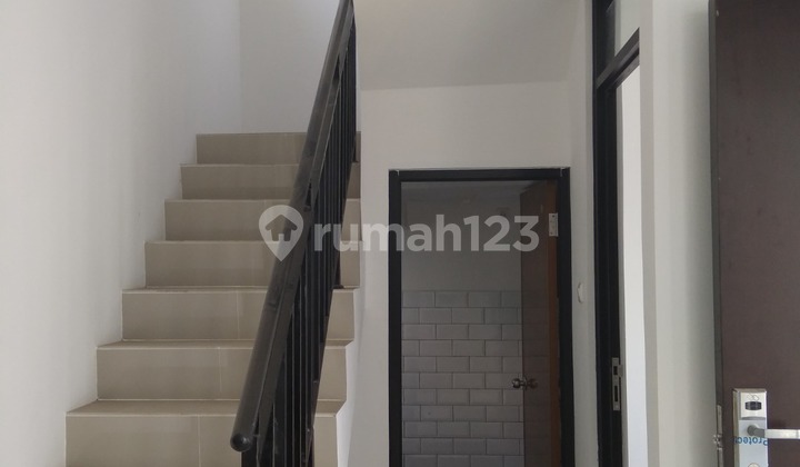 Ready-to-Occupy House in Bandung City Light Complex, Padasuka Bandung 2
