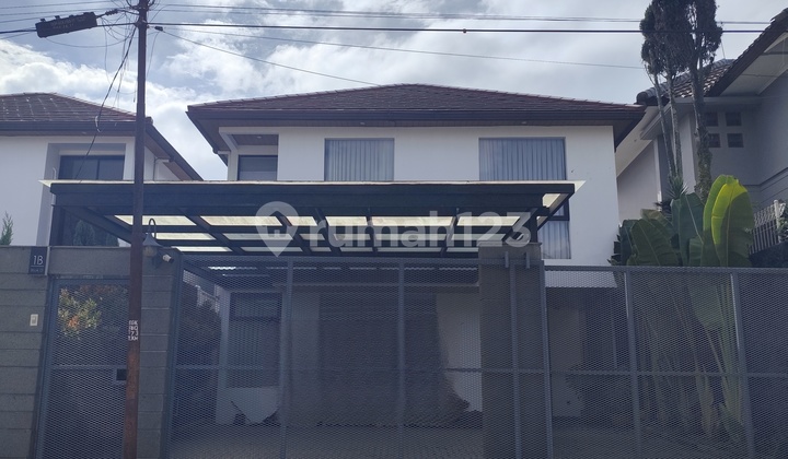 Dijual Rumah Premium di Setiabudi Regency Bandung Kota Dijual Rumah Premium di Setiabudi Regency Bandung Kota