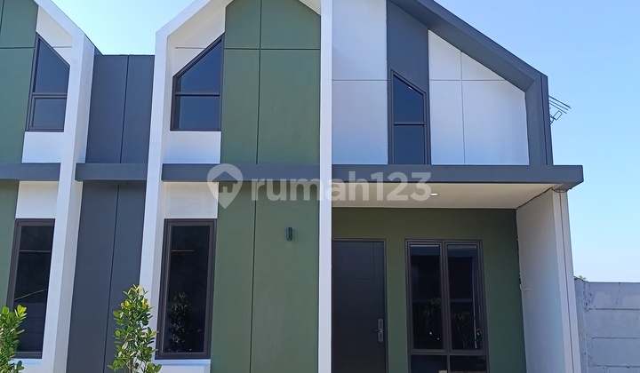 Nice New House Near Petals Toll. Strategic Location and Split Certificate. Nice New House Near Petals Toll. Strategic Location and Split Certificate.