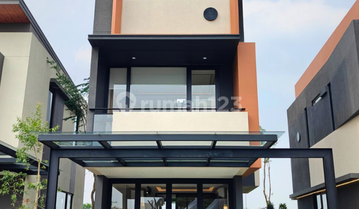 Brand New di Park Serpong, Rumah 3 Lantai Sebrang Gading Serpong dan BSD