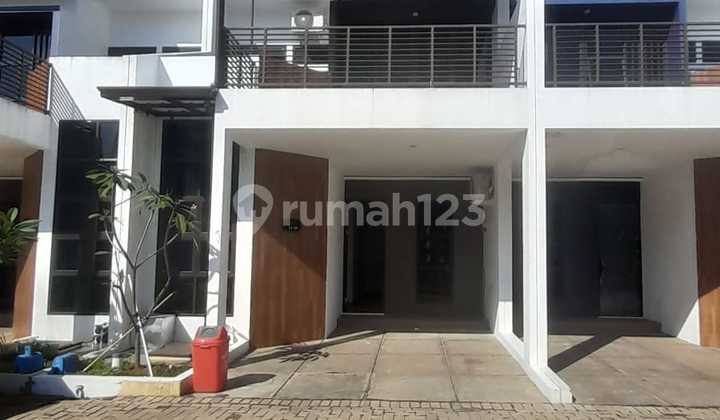 For Rent: 4 Bedroom 2-Story House in Aryana Karawaci, Tangerang