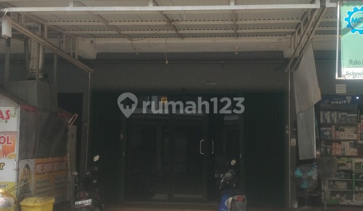 For Rent: 2-Story Shop House in Flora Aryana, Karawaci, Tangerang, Flood-Free.