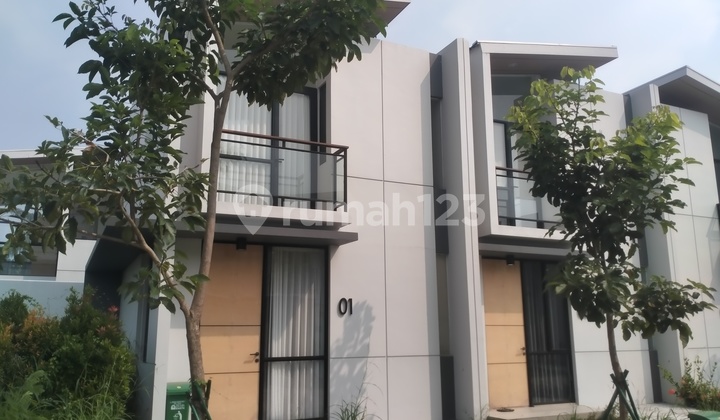 For Sale 2-Story House Fully Furnished Near Supermall and Karawaci Toll Exit Tangerang