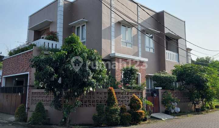 For Sale House Hook Position Location BSD Tangerang Flood-Free Strategic Location