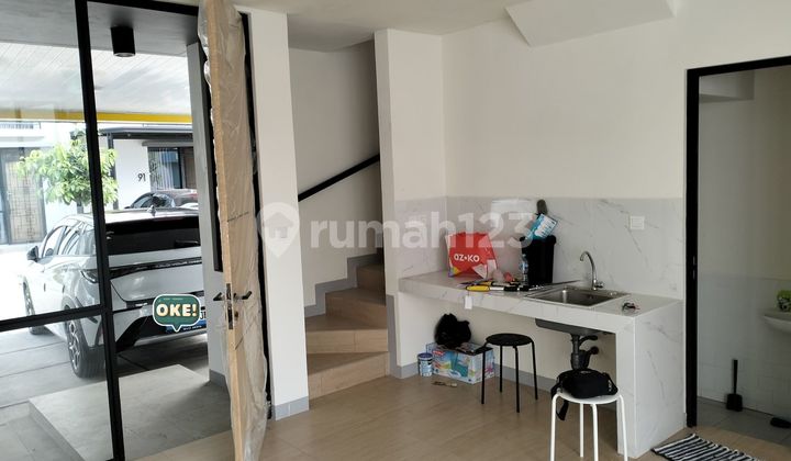 Disewakan Rumah Cendana Essence 3 Kamar Tidur Lokasi Dekat Supermall Dan Exit Tol Karawaci Tangerang  2