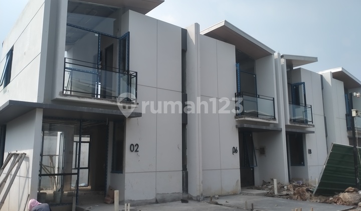 Two-Story House For Sale in Cendana Botanic, Bonang Tangerang, Strategic Location, Flood-Free
