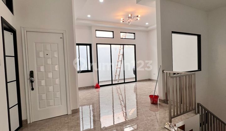 Modern Minimalist New House in Nusa Loka BSD 2