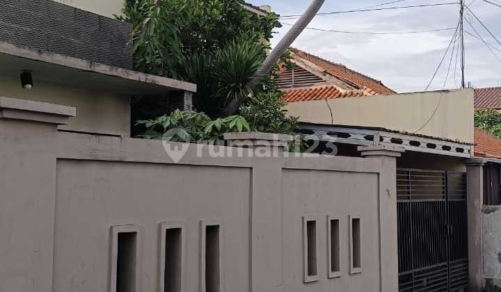 Rumah Jalan 1 Mobil di Jl H.jaya di Cilandak Barat 2