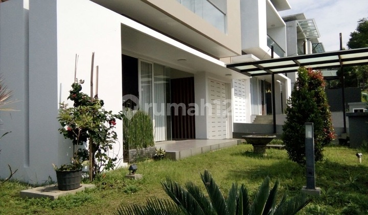 Rumah Terawat Asri dan Nyaman Full Furnish Siaphuni-Green Hil Citragreen Dago