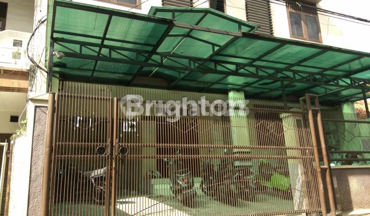 RUMAH KOST GROGOL 31 KAMAR, SELALU FULL KRN SGT STRATEGIS UTK MAHASISWA DAN KARYAWAN, TEPAT DI TENGAH2 ANTARA, UNTAR DAN TRISAKTI (JALAN KAKI 5MENIT)