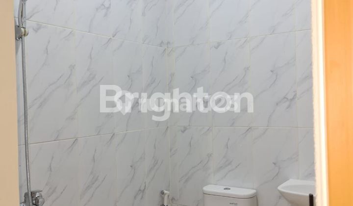 RUMAH 3 LANTAI TAMAN RATU 2