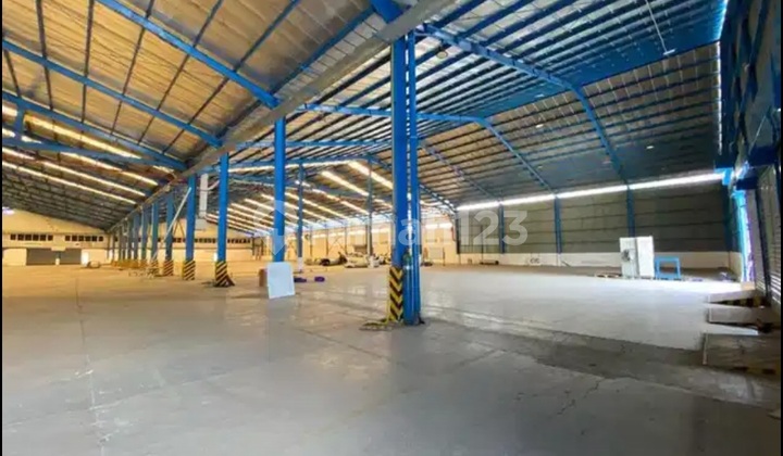 For Quick Sale: Factory/Warehouse in Delta Silicon Industrial Area