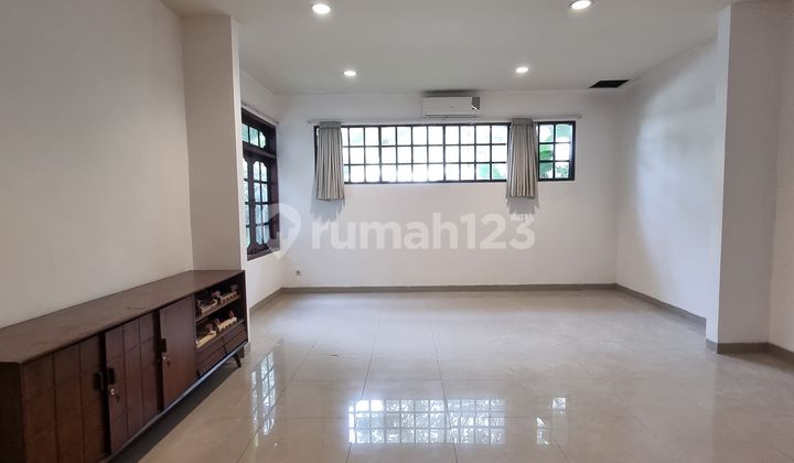HOUSE OF KEBAYORAN BARU 5BEDROOM 2