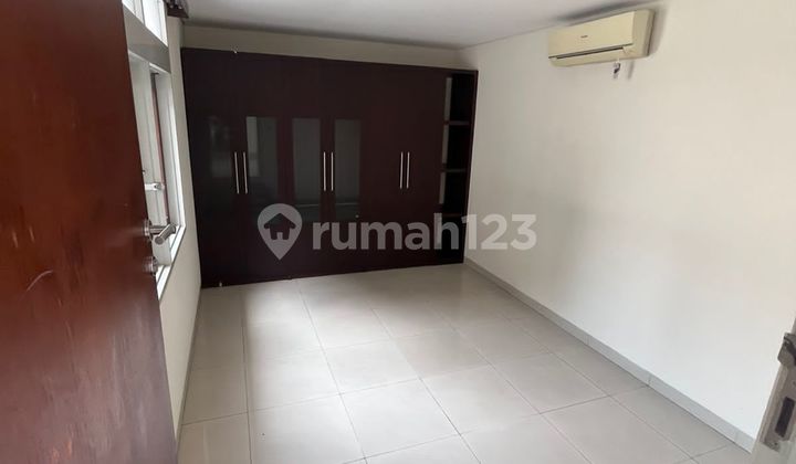 Kuningan House South Jakarta with Pool and Rooftop Kuningan House South Jakarta with Pool and Rooftop