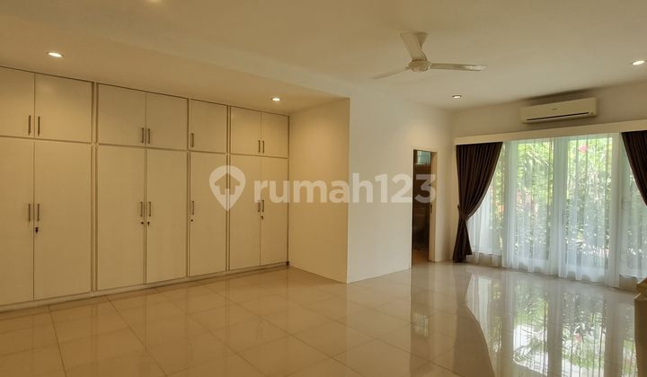 HOUSE OF KEMANG WIITH POOL AND GARDEN 2