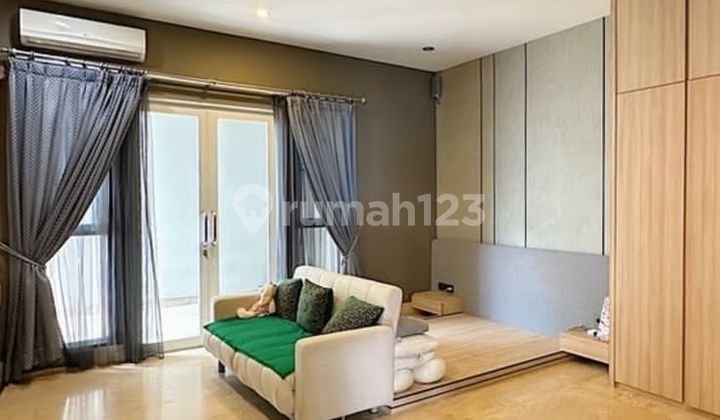 HOUSE ON JALAN CILANDAK