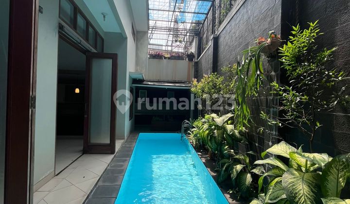 HOUSE OF KEBAYORAN BARU SENOPATI JAKARTA SELATAN