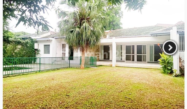 COMPOUND HOUSE AT SIAGA RAYA 3 UNFURNISH WITH POOL AND GARDEN 