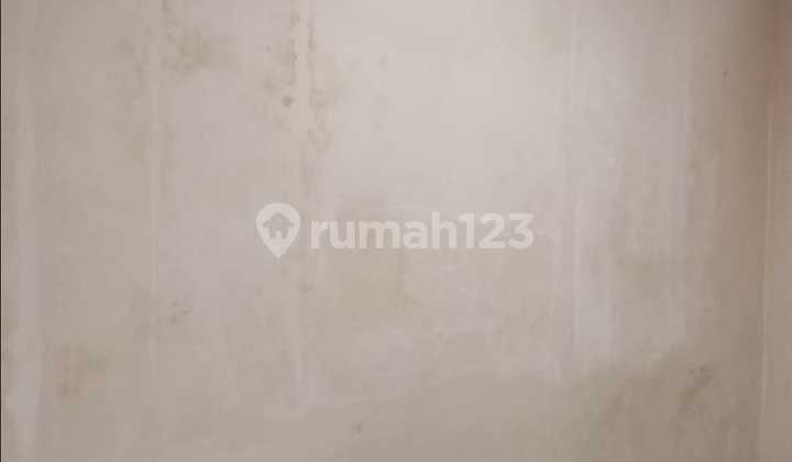 Dijual Rumah Hook - Duta Garden, Cluster Beverly Hills 2