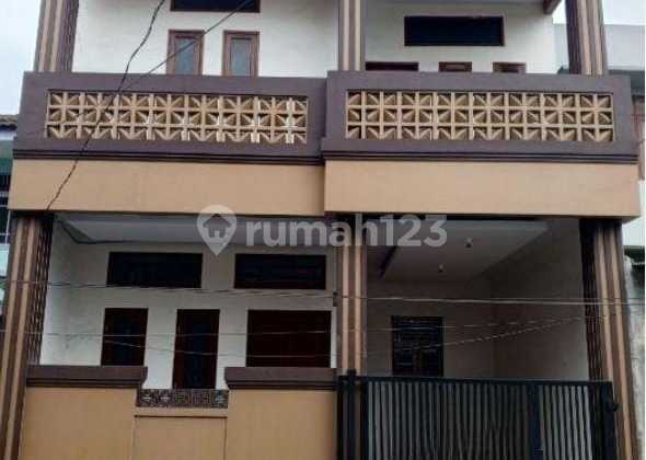 Dijual Rumah 3 Lantai - Poris Indah, Tangerang