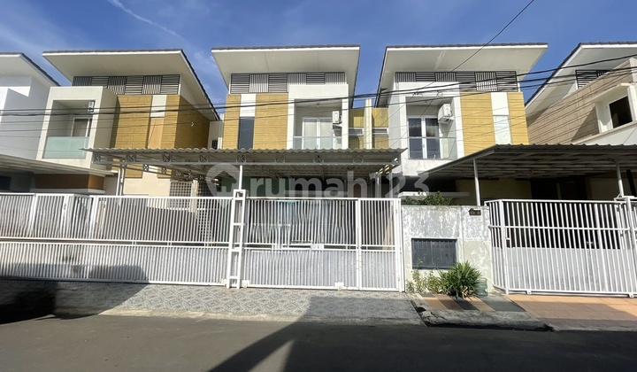 Dijual Rumah - Duta Garden, Beverly Hills