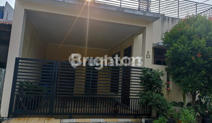 For Sale Strategic House in Merpati Complex
