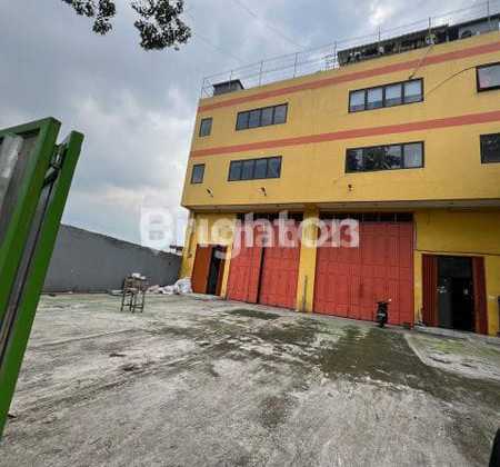 For Rent: Shop House by the Road with Freight Elevator in Batu Ceper, Tangerang 1