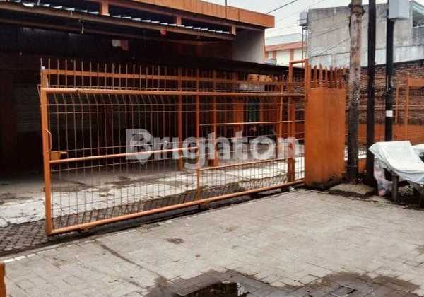 Di Jual Rumah + Tanah Luas Di Pinggir Jalan Raya Pinang, Kunciran, Tangerang