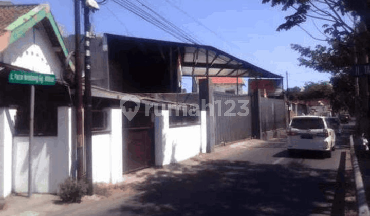 For Sale: Land or Old House Located on Jl. Tambang Boyo, Surabaya, East Java For Sale: Land or Old House Located on Jl. Tambang Boyo, Surabaya, East Java