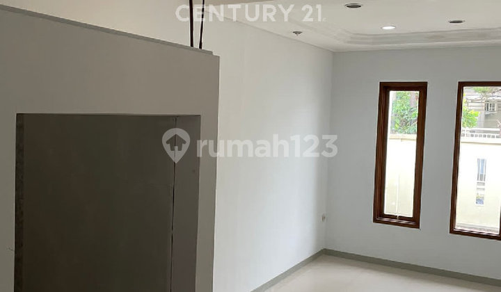 Rumah 1,5 Lt Bangunan Baru Taman Holis Indah ,kOPO