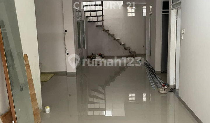 Rumah 1,5 Lt Bangunan Baru Taman Holis Indah ,kOPO