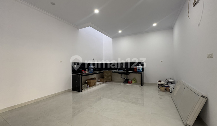 Rumah Brand New Muara Karang 240M2 4+1Kt SHM bisa KPR Type Plong Rumah Brand New Muara Karang 240M2 4+1Kt SHM bisa KPR Type Plong