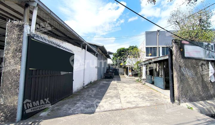 Warehouse In a Strategic Location and Main Road, Suitable for Factories and Warehouses.