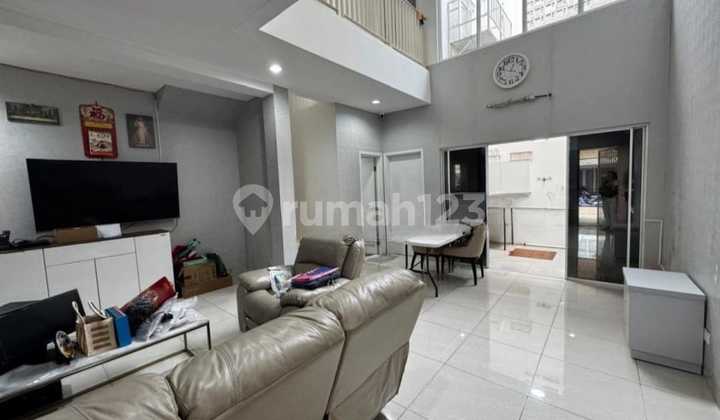 KPR / Cash Rumah The Riviera Luas 8X15 2 Lantai Full Furnish