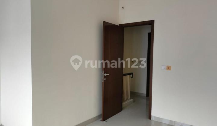 Green Lake City Area 4X15 2 Floors Ready to Occupy 2