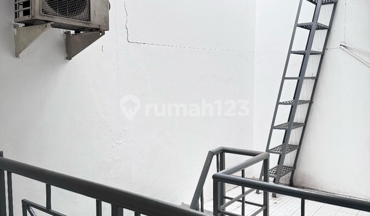 SIAP HUNI !! Rumah Daan Mogot Baru Tampak Siring 2 lantai Luas 120m2 2