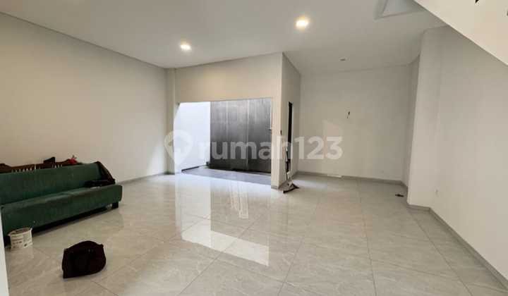 New Metland Puri House Size 7X15 2 Floors