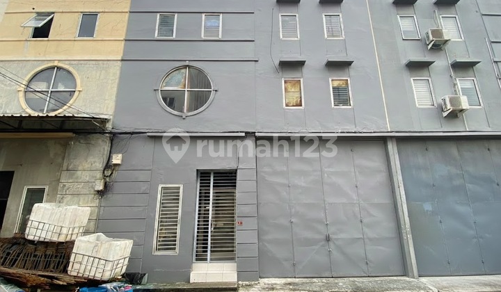 Eagle Sea Warehouse Wide 10X22.5, 3-Story Office