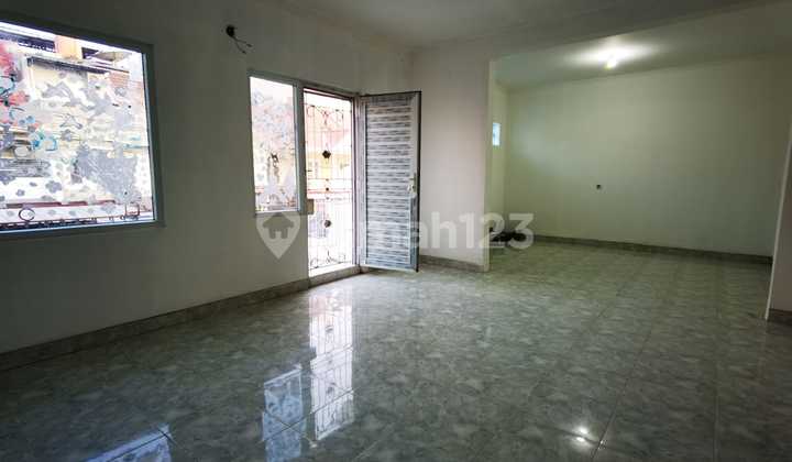 Jual Murah!! Taman Palem Lestari 2 Lantai Luas 120m2 Jual Murah!! Taman Palem Lestari 2 Lantai Luas 120m2