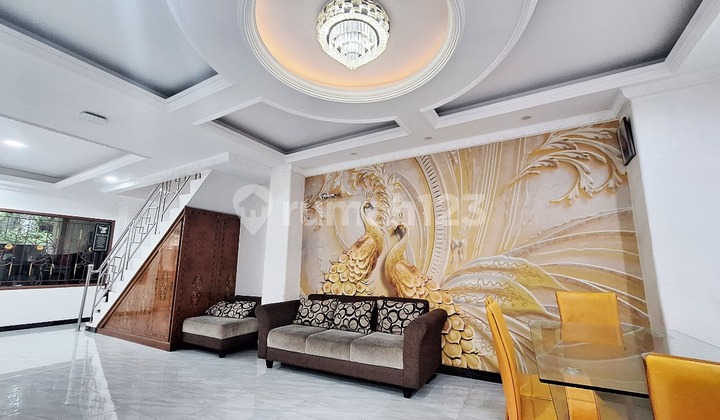 MEWAH MURAH!! Rumah Taman Palem Lestari 4 lantai Luas 133m2