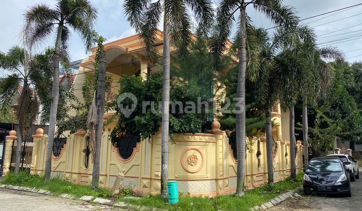 Rumah Hoek!! Taman Palem Lestari Luas 270M2 2Lantai