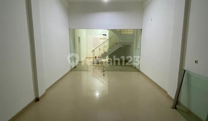 Ruko 3 Lantai Gandeng Meruya Luas 209M2 Strategis Ruko 3 Lantai Gandeng Meruya Luas 209M2 Strategis