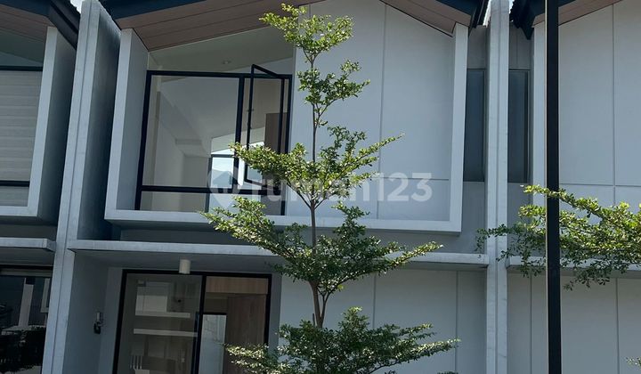Rumah 2 Lantai Riverside Lippo Cikarang