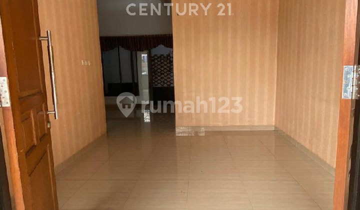 Residential House Suitable for Business Near Soli Deo Academy 2