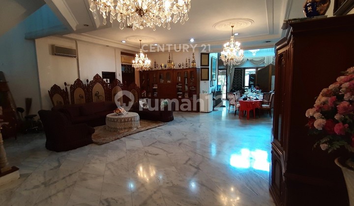 A Beautiful and Comfortable House on Nusa Indah Street, Cipinang, East Jakarta 2