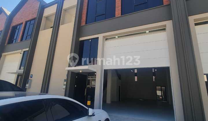 For Rent WAREHOUSE BIZPARK PIK2 Baru via 40 feet Container For Rent WAREHOUSE BIZPARK PIK2 Baru via 40 feet Container