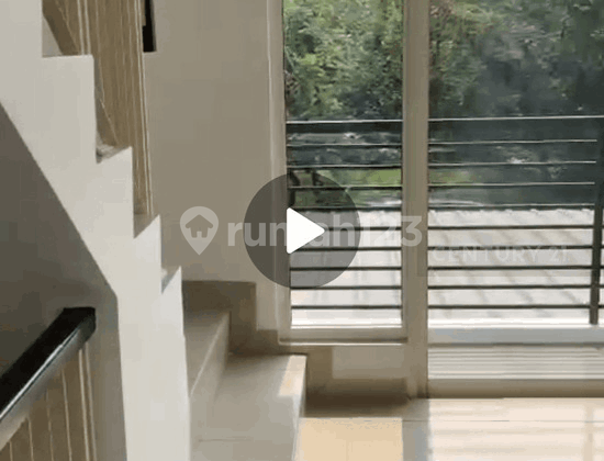 Dijual RUMAH PIK 3 LANTAI ROW JALAN LEBAR