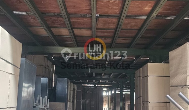 Bangunan Gudang Atau Pabrik Di Terboyo 2