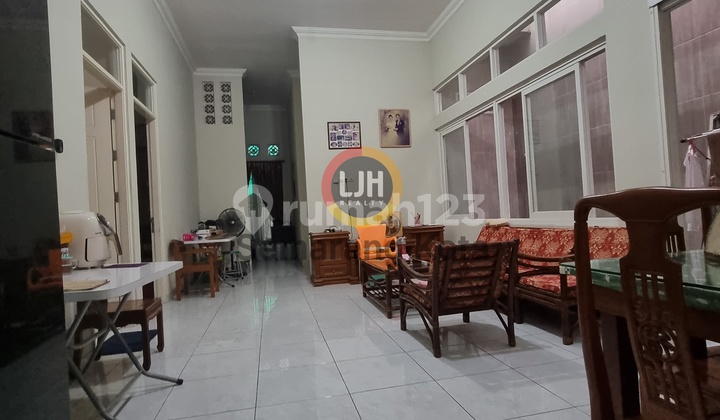 Rumah Tengah Kota, Jalan Tirtoyoso Batas Rumah Tengah Kota, Jalan Tirtoyoso Batas