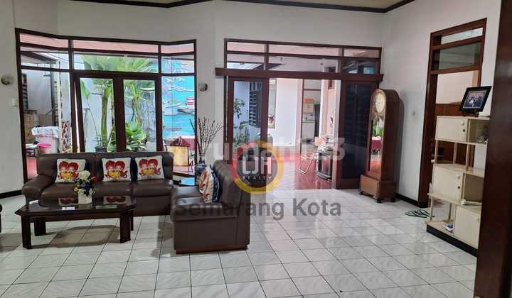 Rumah cocok jadi kantor di daerah Brumbungan 1